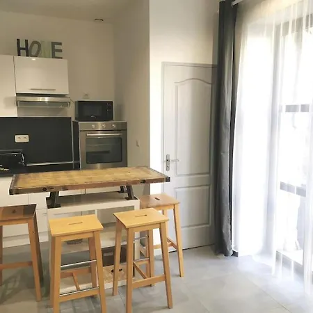 Charmant Appartement Au Coeur Du Village Claret  Exterior photo